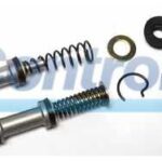 REPARACIÓN DE BOMBA DE FRENO FORD ESCORT XR-3 (7/8)