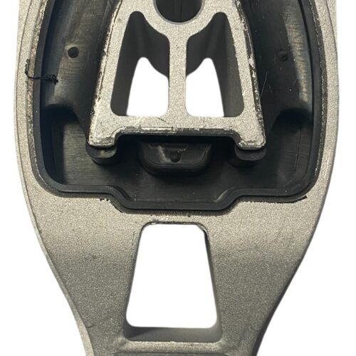 SOPORTE DE MOTOR TRASERO TRACKER 2014 AL 2021